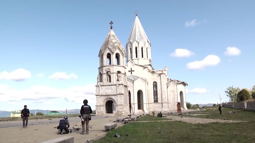 Video: Boje o Náhorní Karabach poničily známou katedrálu